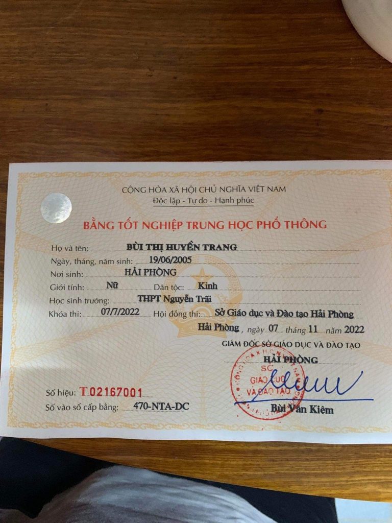 Hình ảnh làm bằng cấp 3 thật 100